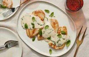 طرز تهیه فیله مرغ با سس سیر
