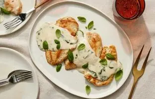 طرز تهیه فیله مرغ با سس سیر
