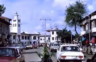 سفر به ایران قدیم؛ «میدان شهرداری رشت»؛ سال 1363 و 1346 + تصویر