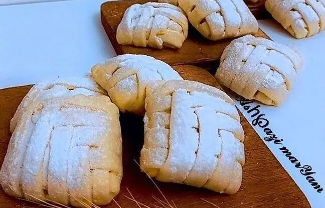 روش تهیه شیرینی سیب دارچینی با دو نوع رویه