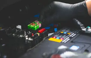 خرابی رله دوبل: علائم، دلایل و راه‌حل‌های کامل برای تعمیر یا تعویض