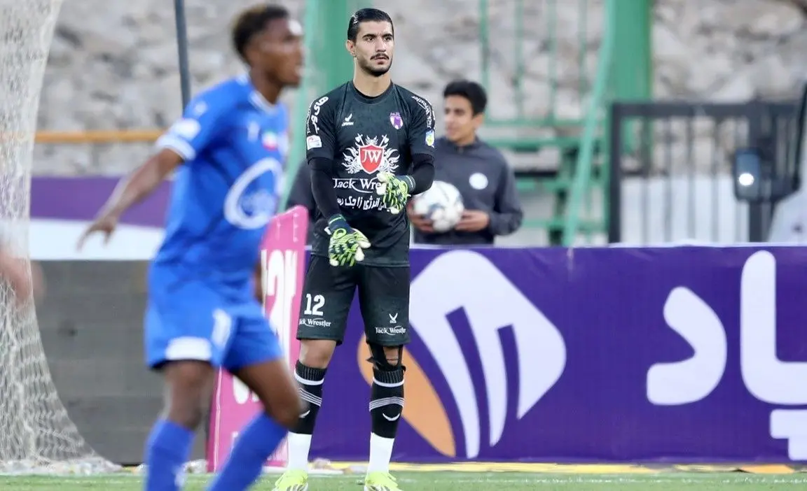 آرشا شکوری دروازه‌بان تیم ملی لژیونر می‌شود 