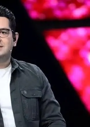 مجری معروف تلویزیون، محمدرضا احمدی کجاست؟