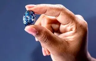 این الماس ۲ میلیون دلاری خاص‌ترین الماس جهان است