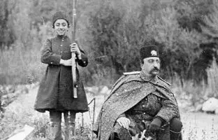 شکار شاهانه ناصرالدین شاه؛ یک کبوتر بیچاره + عکس