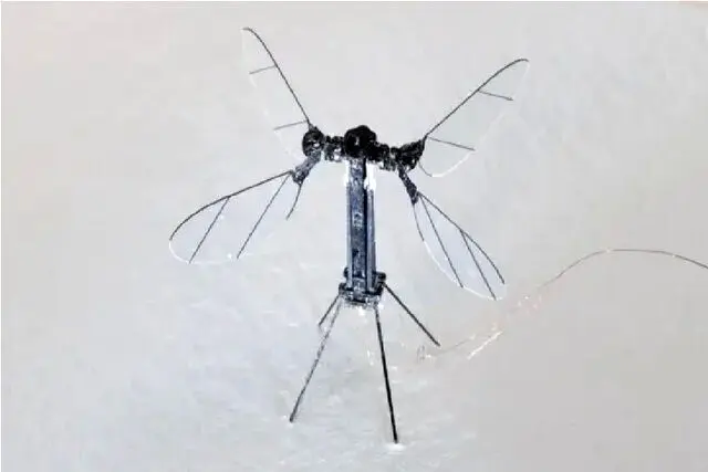 رونمایی ارتش چین از پهپادهای پشه‌ای