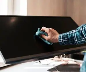 روش صحیح تمیز کردن هر نوع مانیتور و ال سی دی