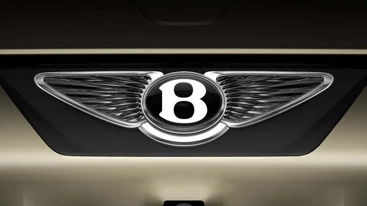 وقتی در خیابان های بلاروس بمب افکن جابجا می کنند! + ویدئو