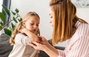۵ مرحله طلایی برای درمان مؤثر زخم؛ بزرگ‌ترین اشتباه در درمان زخم چیست؟
