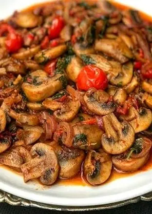 طرز تهیه خوراک قارچ؛ یک غذای خوشمزه و اقتصادی