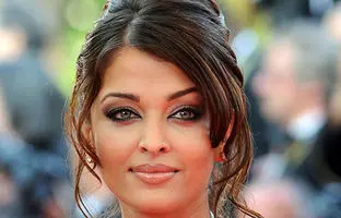 پاپاراتزی خارجی؛ «آیشواریا رای در ۲۱ سالگی»