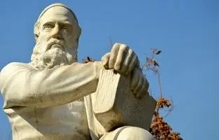 زیباترین اشعار فارسی؛ بی‌اعتباری دنیا در شعر خیام که تبدیل به ضرب‌المثل شد