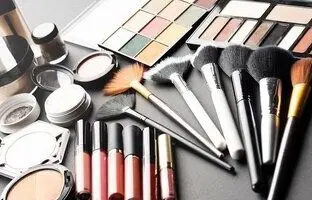 چگونه لوازم آرایش اصل و قاچاق را تشخیص دهیم؟
