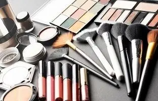 چگونه لوازم آرایش اصل و قاچاق را تشخیص دهیم؟