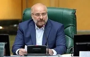 سفر به تاریخ؛ «محمدباقر قالیباف» پای تخته سیاه در حال آموزش نیروها در جبهه؛ دهۀ 60 