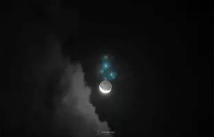 تصویر روز ناسا: ماه به دیدار هفت خواهران می‌رود؛ اختفای خوشه پروین