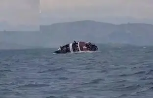  لحظات واژگونی یک قایق با ۲۷۸ مسافر؛ ۷۸ نفر غرق شدند + ویدئو