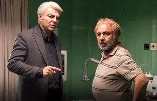 صحنه ریختن سرب داغ در جهنم «اجل معلق»! + ویدئو