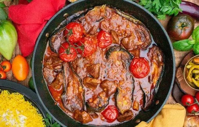 طرز تهیه خورشت بادمجان با تمام رازهای آن / ترفند انتخاب بادمجان شیرین + کالری و ارزش غذایی خورشت بادمجان