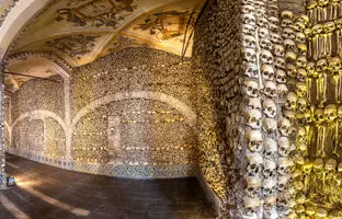 کلیسای خوفناکی که از جمجمه 5 هزار انسان ساخته شده! +ویدئو