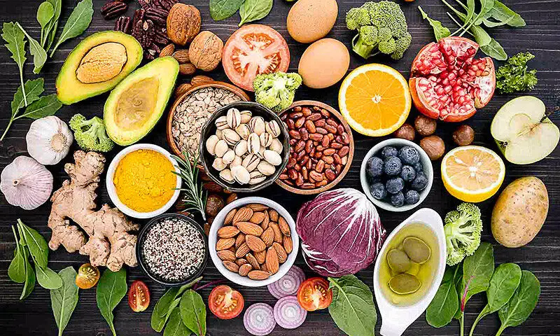 این ۴ میوه می‌توانند به کاهش خطر ابتلا به سرطان روده بزرگ کمک کنند 