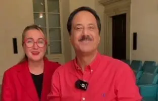 ویدیوی جدید حمید معصومی‌نژاد همراه با یک زن اهل آلبانی؛ اینبار سوژه چه بود؟ + ویدئو
