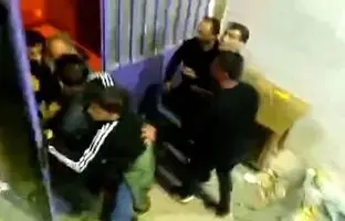 نزاع دسته جمعی و چاقوکشی در مسابقات کشتی فارس + ویدئو