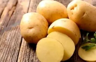 هشدار؛ اگر سیب زمینی به این شکل و رنگ بود سمی است