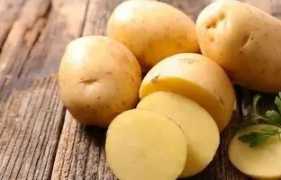 هشدار؛ اگر سیب زمینی به این شکل و رنگ بود سمی است