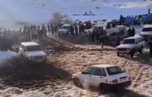 خودنمایی راننده پراید از مهارت خود مقابل خودروهای شاسی بلند در آفرود! + ویدئو
