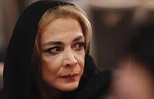  بیتا فرهی، ۳۱ ساله در کنار خسرو شکیبایی در حرم شاه‌عبدالعظیم؛ سال ۱۳۶۸ 