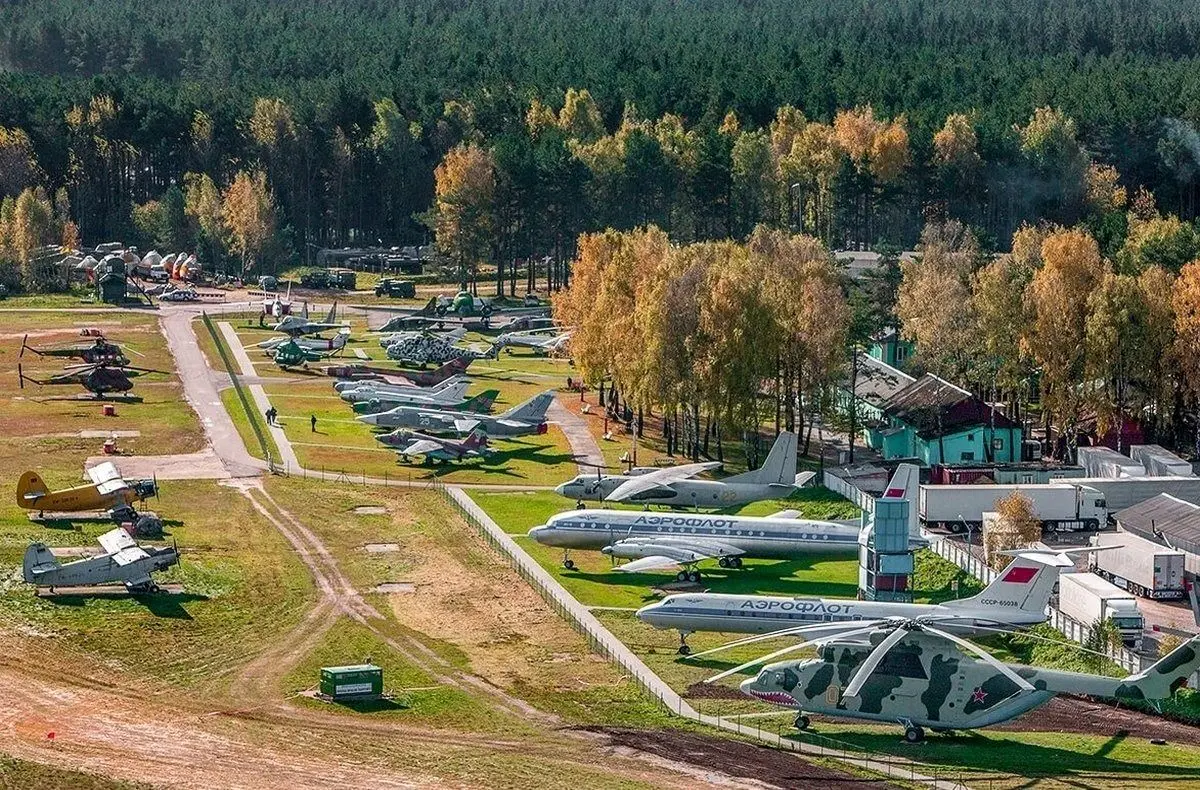 وقتی در خیابان های بلاروس بمب افکن جابجا می کنند! + ویدئو