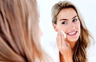 روش صحیح پاک کردن آرایش / 10اشتباه رایج که باعث پیری پوست می‌شود