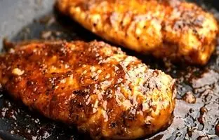 طرز پخت یک غذای یونانی با «سینه مرغ» به روش آشپز کُره ای + ویدئو