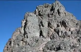 محل جلوس پیامبر بعد از غزوه احد و مسجدی که در آن نماز ظهر و عصر خواندند + ویدئو