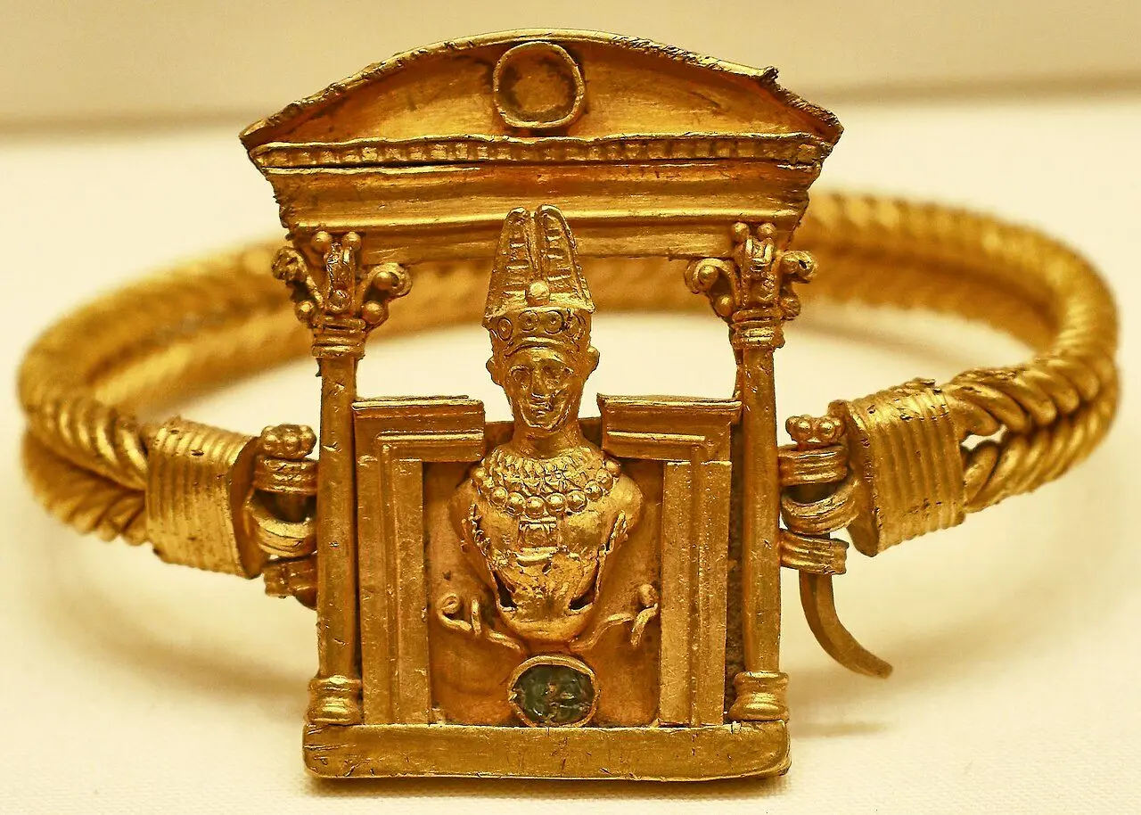 اثر مرموز موزه باستان شناسی ملی آتن؛ درخشش تمدن ها در یک دستبند