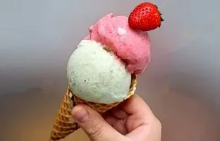  تنها با این ۵ قلم مواد ساده بستنی خانگی درست کنید + ویدئو