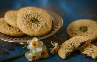 
طرز تهیه شیرینی خرمایی خوشمزه و مقوی ویژه ماه رمضان
