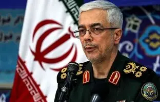 
تاکید سرلشکر باقری بر توسعه امنیت در تنگه هرمز و دریای عمان
