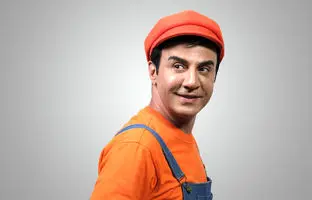 عمو پورنگ در کنار پوری بنایی
