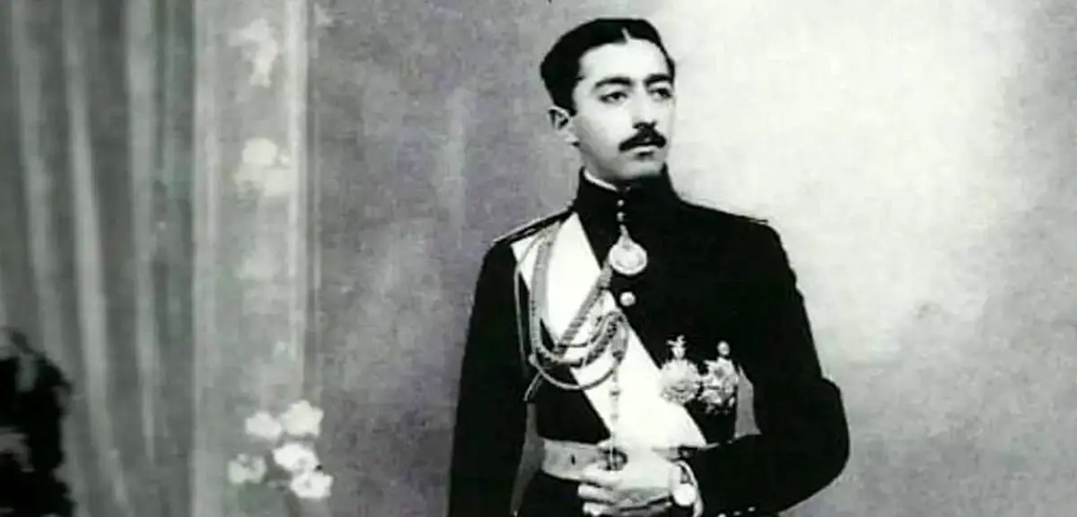 مراسم سلام نظامی به برادر احمدشاه؛ سال 1298 + تصویر