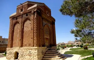 بنایی که مظفرالدین شاه فکر می‌کرد آرامگاه خواجه نصرالدین طوسی است + تصویر