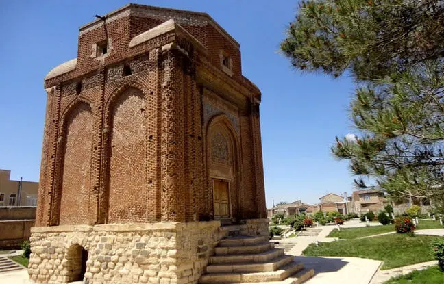 بنایی که مظفرالدین شاه فکر می‌کرد آرامگاه خواجه نصرالدین طوسی است + تصویر