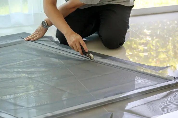 بهترین چسب برای چسباندن توری پنجره