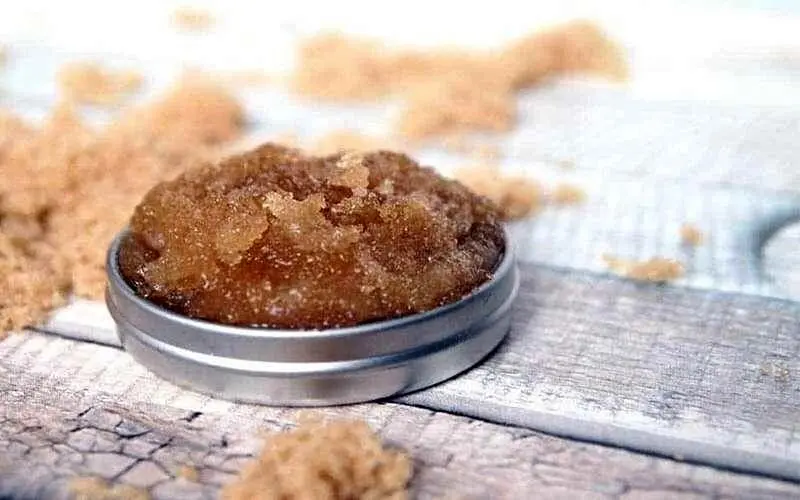 روش ساخت اسکراب لب خانگی برای جلوگیری از خشکی لب