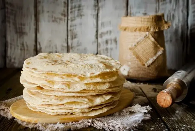 نان را در یخچال بگذاریم یا فریزر؟ پاسخ علمی به یک سؤال همیشگی