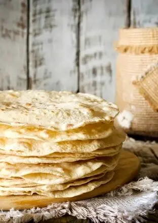 نان را در یخچال بگذاریم یا فریزر؟ پاسخ علمی به یک سؤال همیشگی