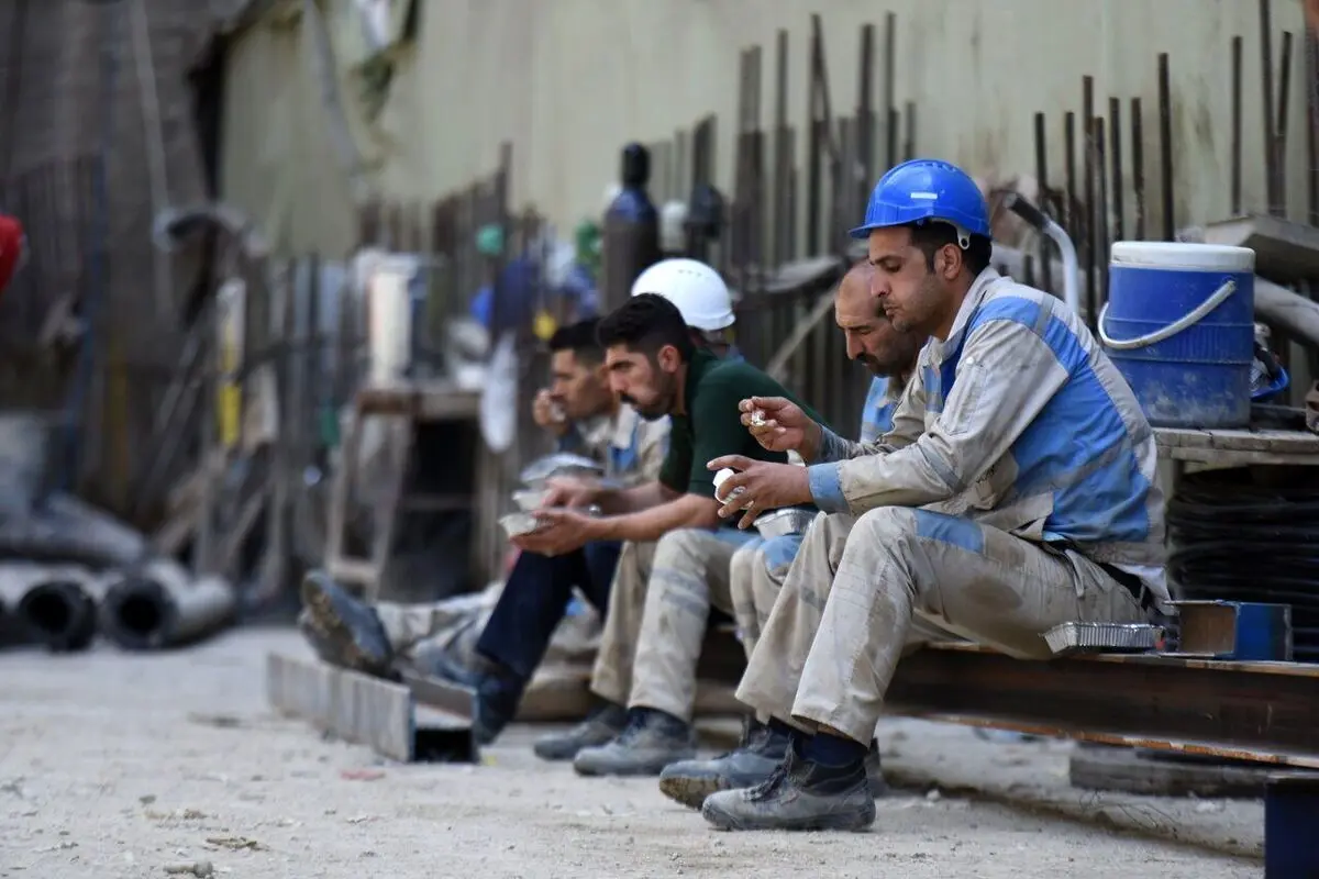 بیمه بیکاری شامل کارگرانی که در اثر جنگ از کار بازمانده‌اند، می‌شود؟ 