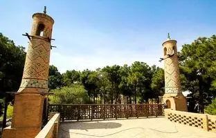 منارجنبان اصفهان چگونه تکان می‌خورد؟ + ویدئو
