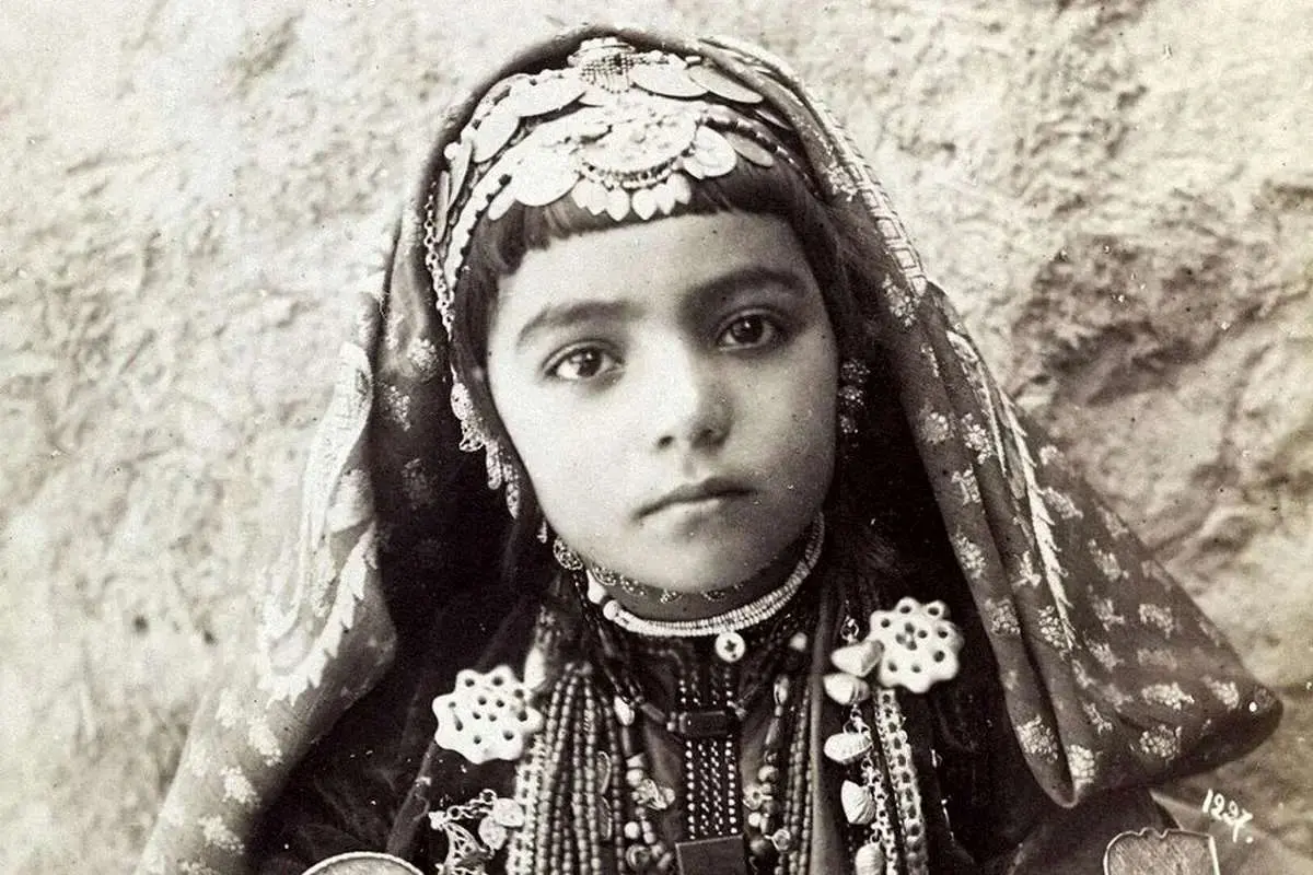 سفر به عصر قاجار؛ از زن خَرسوار تا مرد آتش‌خوار 